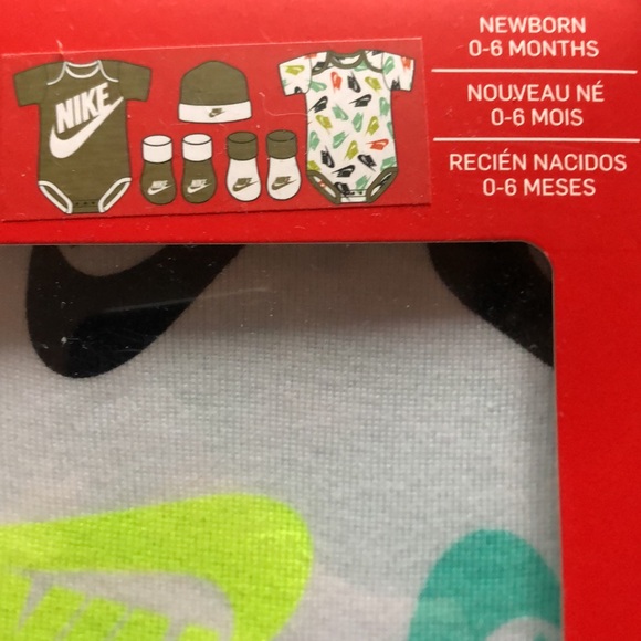 Nike 5 piece newborn set - Picture 2 of 4
